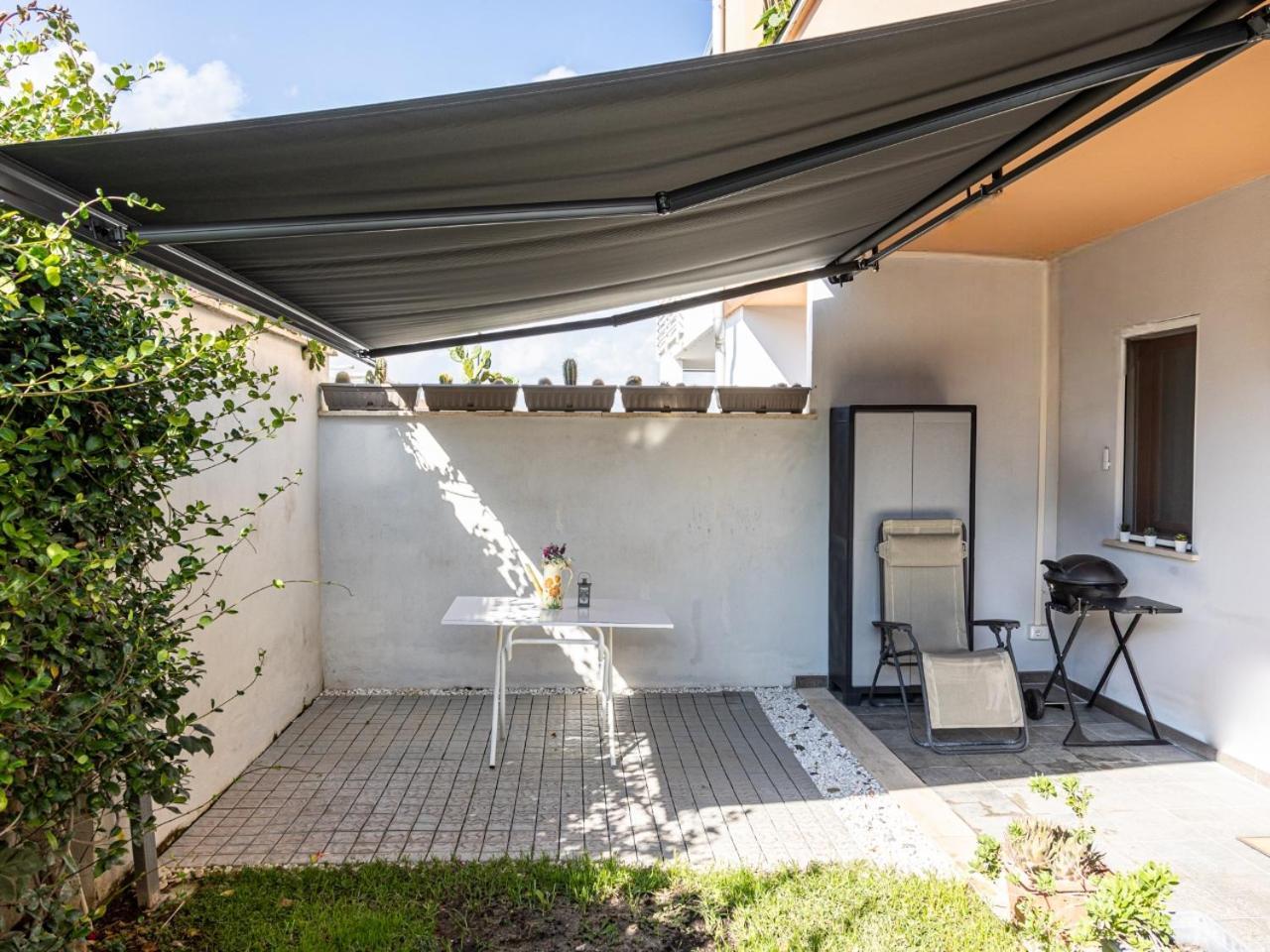 Mrb Real Estate - Maison Ludovica - Monolocale Moderno Con Giardino Frattocchie Exterior photo